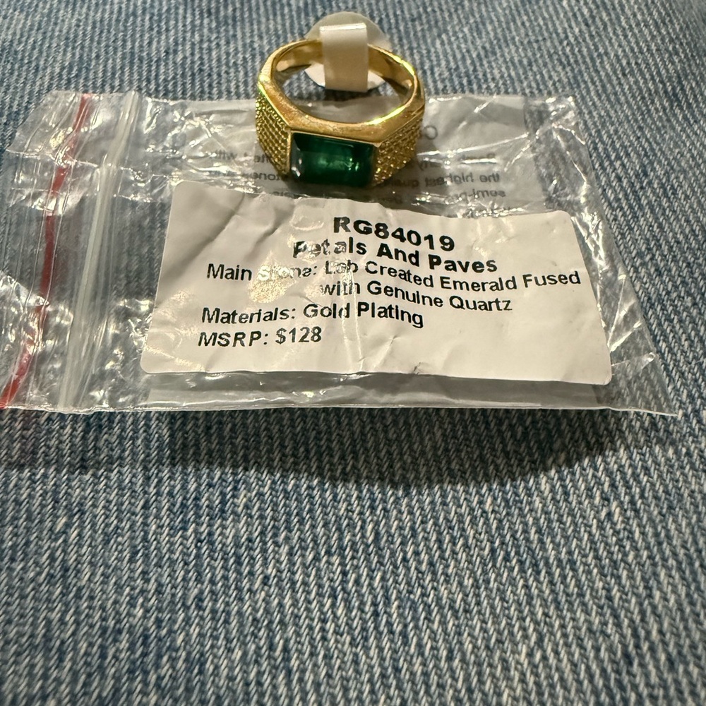 Gold and Green Gemstone Ring Classic Wearable